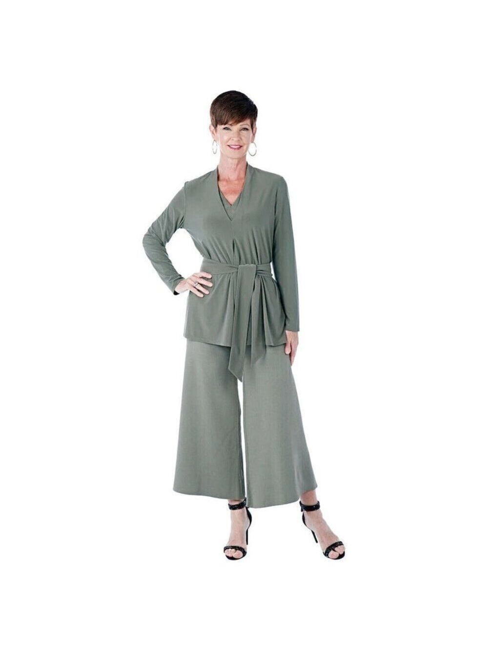 𝅺BRIAN Bailey BNWOT Knit Culottes XSmall Olive Crop
